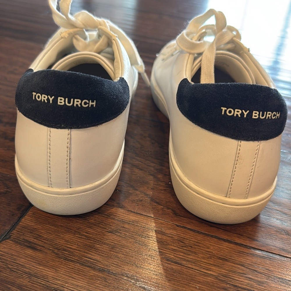 Like New Tory Burch T- Logo White Navy Blue Sneakers Tennis Shoes Size 9.5 - Picture 3 of 12